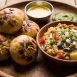 पानी में पकाकर बनाएं अनोखी लिट्टी, कम तेल में होगी क्रिस्पी और टेस्टी