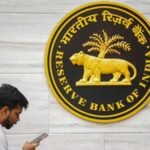 कच्चा तेल बढ़ा तो RBI बढ़ा सकता है रेपो रेट, 5.25% से 5.50% होने की संभावना