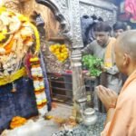 बाबा काल भैरव और काशी विश्वनाथ के दरबार में मुख्यमंत्री योगी ने नवाया शीश