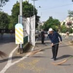 राज्यपाल डेका ने गांधी जयंती पर की साफ-सफाई