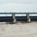 नेपाल में भूस्खलन के बाद नदियों में बढ़ा जलस्तर, वाल्मीकिनगर गंडक बराज पर फिलहाल खतरा नहीं