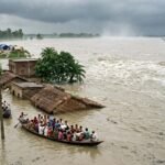 गंडक का तटबंध टूटने पर सरकार का बड़ा एक्शन, 7 इंजीनियरों पर गिरी गाज