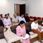 लोक निर्माण विभाग के सचिव ने निर्माण कार्यों की प्रगति की समीक्षा की