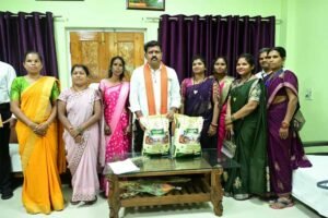 mahila_02.jpg